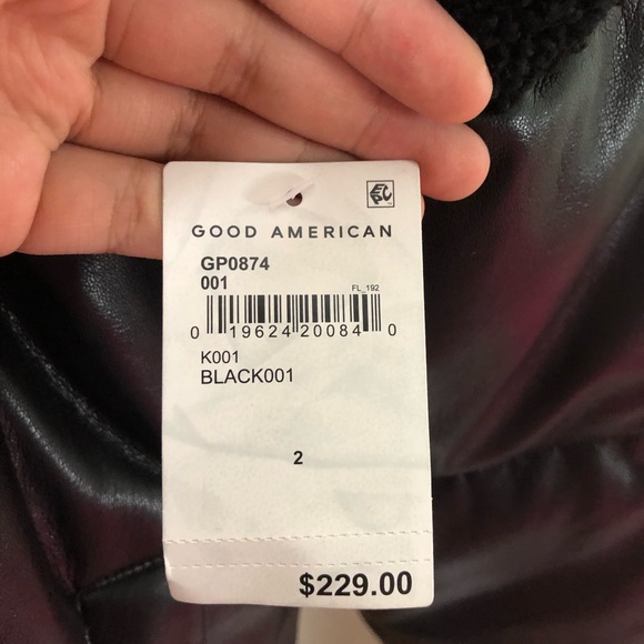 Good American Sherpa Faux Leather Puffer Cocoon in Black Size Medium - Picture 11 of 16